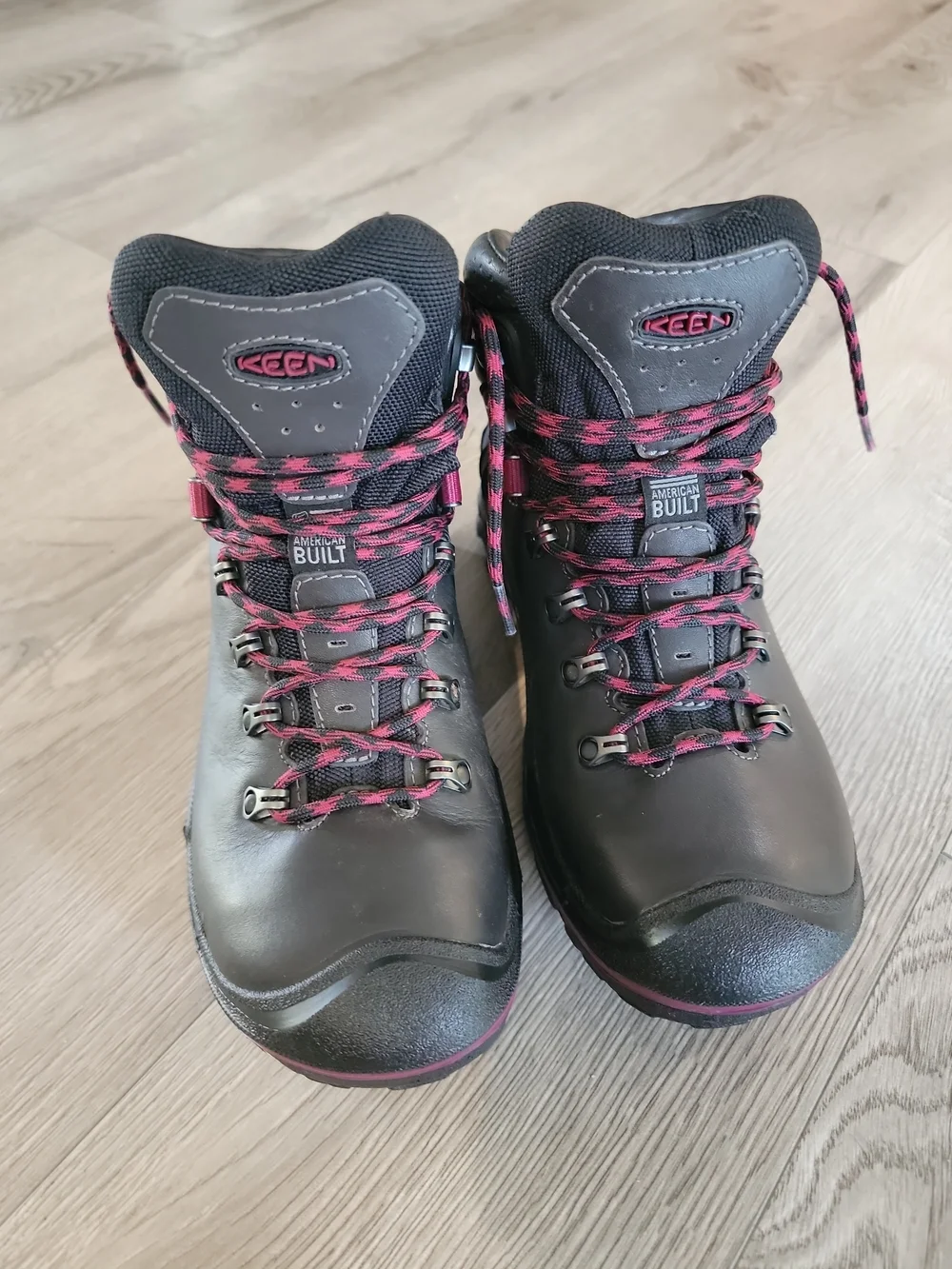 KEEN Women’s Hiking Boots 6.5 LIBERTY Ridge WP Waterproof Black 1013991 EUC